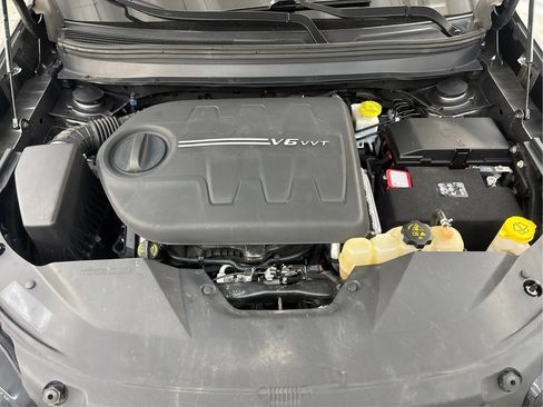 Used 2019 Jeep Cherokee Limited AWD/4WD image 28