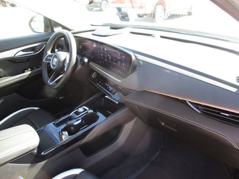 Used 2025 Buick Envision Sport Touring AWD/4WD image 40
