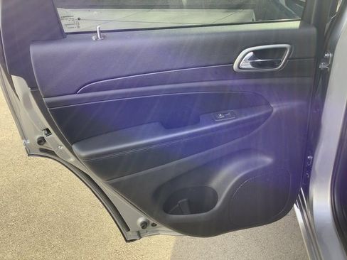 Used 2018 Jeep Grand Cherokee Altitude image 25