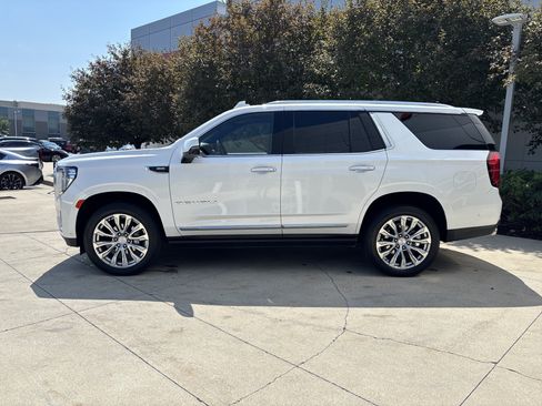Used 2024 GMC Yukon Denali w/ Denali Reserve Package AWD/4WD image 7