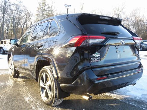 Used 2023 Toyota RAV4 SE w/ Weather & Moonroof Package image 7