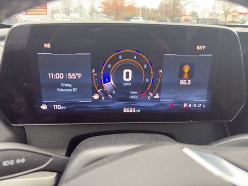 Used 2025 Chevrolet Traverse LT image 12