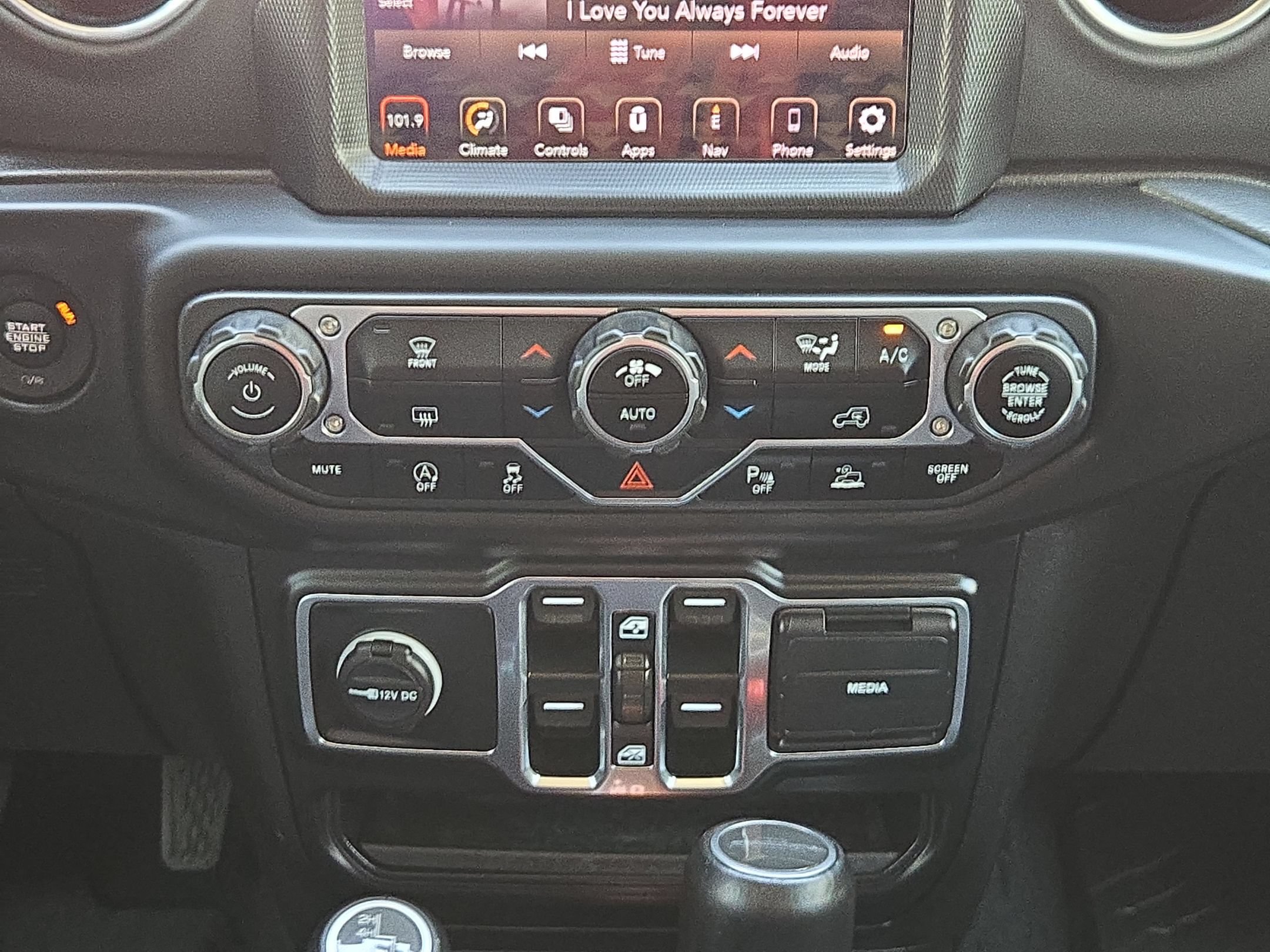 Used 2020 Jeep Gladiator Overland AWD/4WD image 18