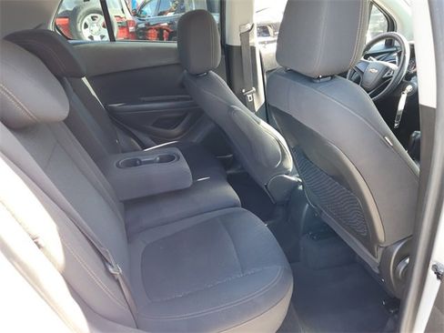 Used 2020 Chevrolet Trax LS image 19