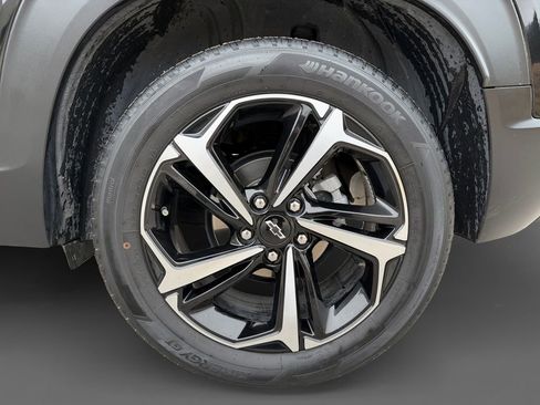 Used 2023 Chevrolet TrailBlazer RS w/ Sun and Liftgate Package image 10