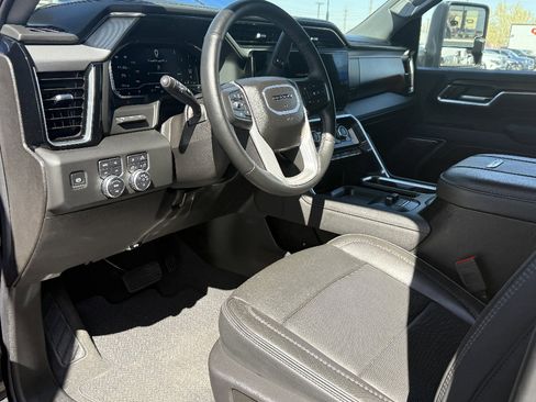 Used 2025 GMC Sierra 3500 Denali w/ Denali Reserve Package image 10