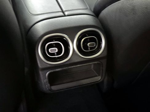 Used 2023 Mercedes-Benz C 300 Sedan image 13