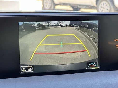 Used 2022 Lexus UX 250h 250h Base w/ Premium Package image 17