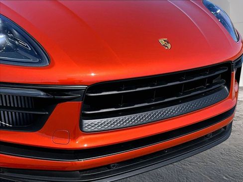 Certified 2022 Porsche Macan S AWD/4WD image 20