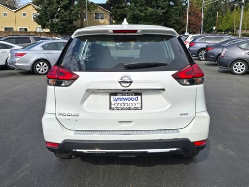 Used 2018 Nissan Rogue S AWD/4WD image 14