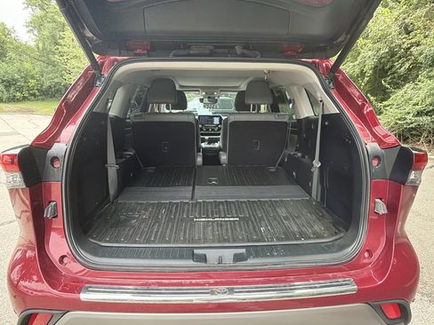 Used 2022 Toyota Highlander Platinum AWD/4WD image 28