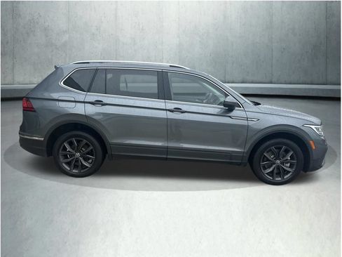 Used 2022 Volkswagen Tiguan SE AWD/4WD image 6