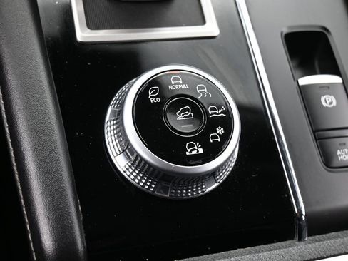 Used 2022 Mitsubishi Outlander SE image 24