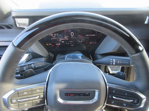 New 2026 GMC Yukon Denali w/ Denali Reserve Package image 18