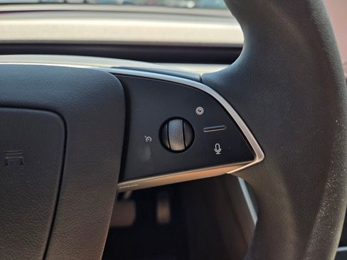 Used 2026 Tesla Model Y 2WD image 28