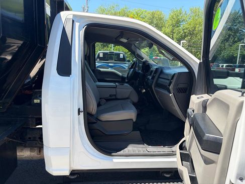 Used 2018 Ford F550 4x4 Regular Cab Super Duty image 38