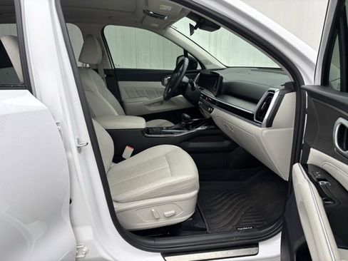 Used 2024 Kia Sorento SX image 18