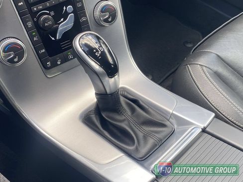 Used 2018 Volvo V60 T5 Dynamic w/ Vision Package FWD image 31
