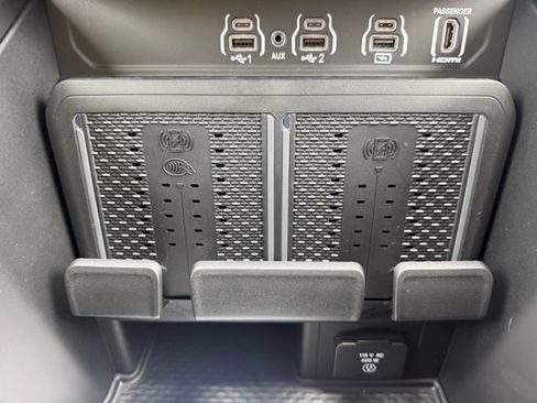 New 2026 RAM 1500 Laramie AWD/4WD image 22