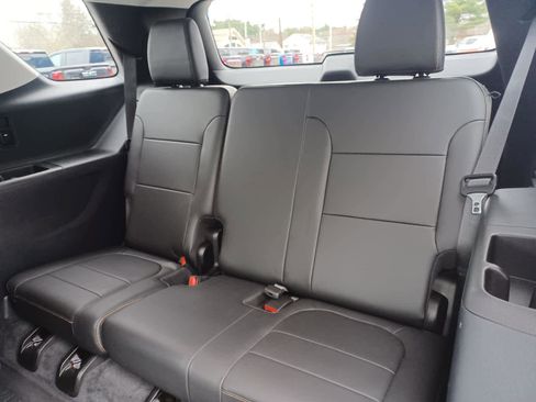 Used 2020 Chevrolet Traverse LT w/ LT Premium Package image 20