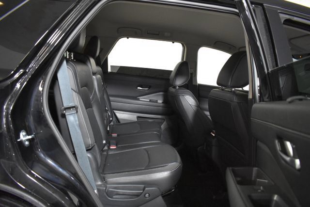 Certified 2025 Nissan Pathfinder SL AWD/4WD image 36