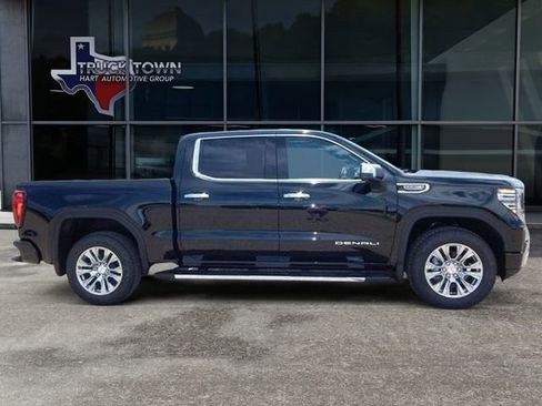 New 2025 GMC Sierra 1500 Denali w/ Technology Package AWD/4WD image 2