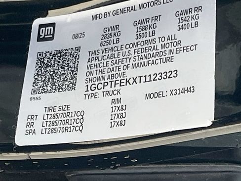 Used 2026 Chevrolet Colorado ZR2 w/ Technology Package AWD/4WD image 32