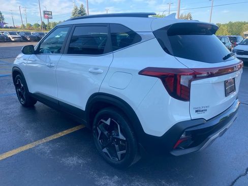 Used 2024 Kia Seltos EX AWD/4WD image 9