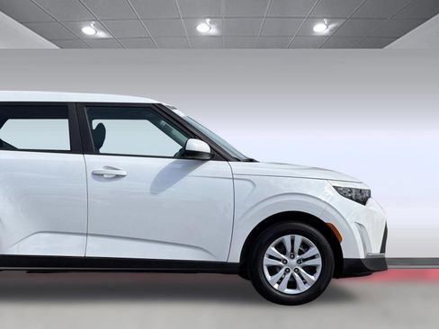 Used 2023 Kia Soul LX FWD image 33