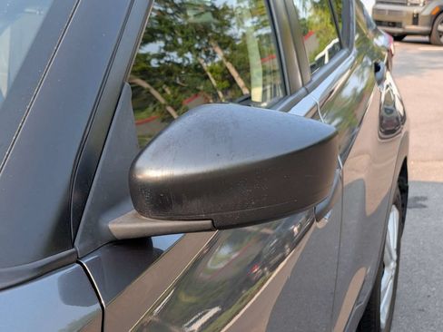 Used 2022 Nissan Kicks S FWD image 12
