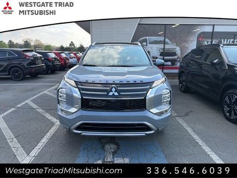 New 2026 Mitsubishi Outlander SEL FWD image 2