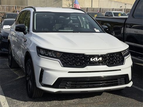 Used 2022 Kia Sorento S image 2