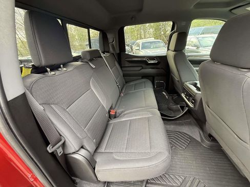 Used 2024 Chevrolet Silverado 1500 LT Trail Boss w/ Convenience Package II AWD/4WD image 10