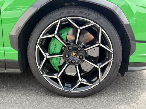 Used 2024 Lamborghini Urus Performante AWD/4WD image 41
