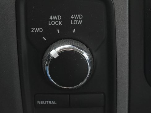 Used 2014 RAM 2500 Tradesman image 19