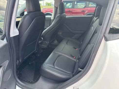 Used 2021 Tesla Model Y Long Range AWD/4WD image 10