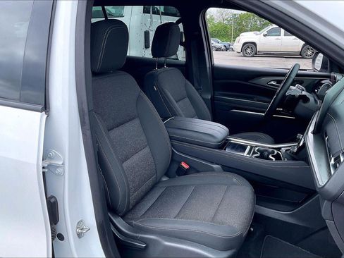 Used 2024 Chevrolet Traverse LT AWD/4WD image 7