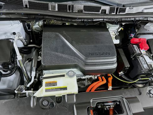 Used 2024 Nissan Leaf S FWD image 31