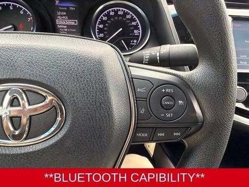 Used 2018 Toyota Camry LE FWD image 13