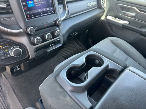 Used 2020 RAM 1500 Big Horn AWD/4WD image 11