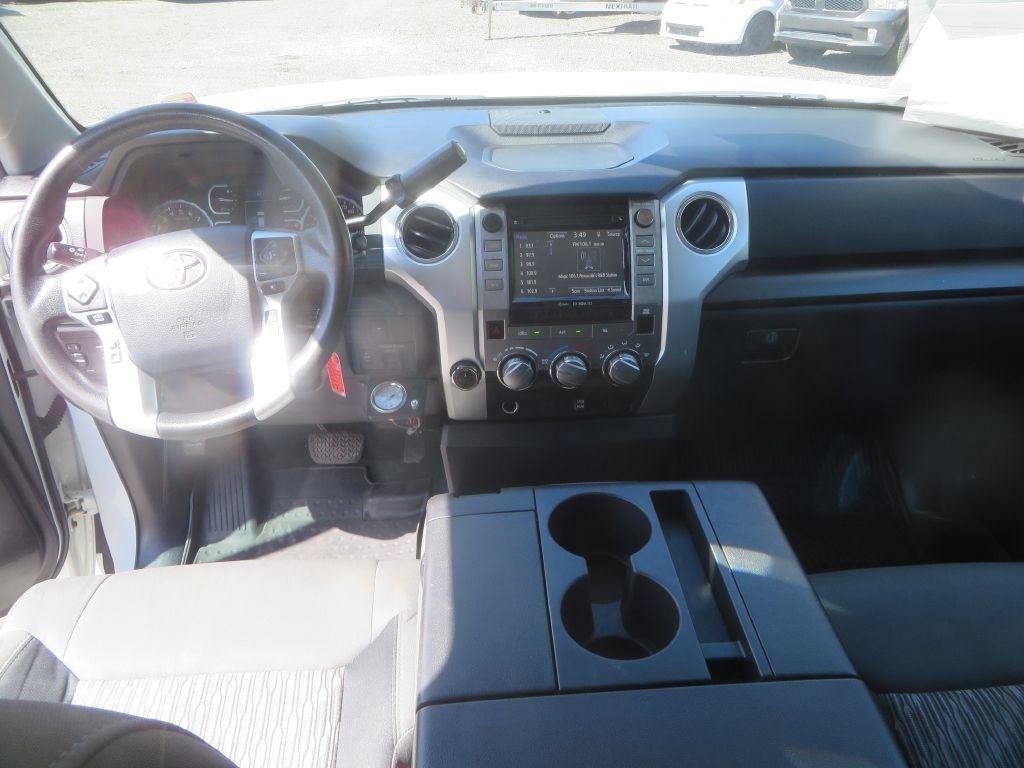 Used 2018 Toyota Tundra SR5 AWD/4WD image 15