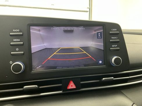 Used 2022 Hyundai Elantra SEL image 5