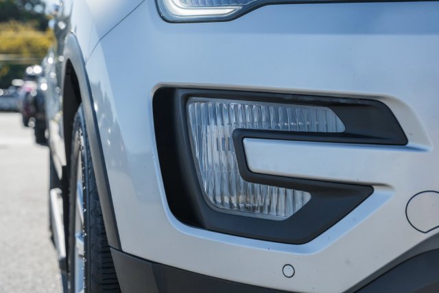 Used 2017 Ford Explorer Limited AWD/4WD image 22