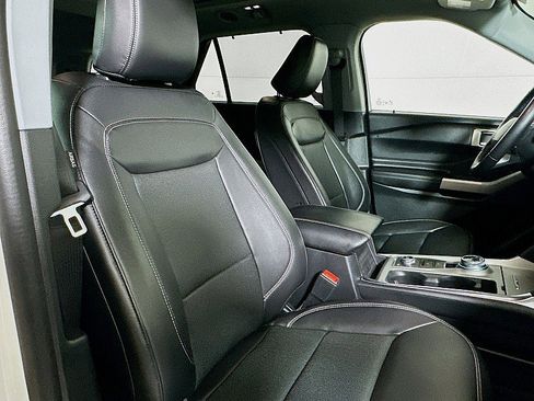 Used 2023 Ford Explorer Limited w/ Equipment Group 301A image 31