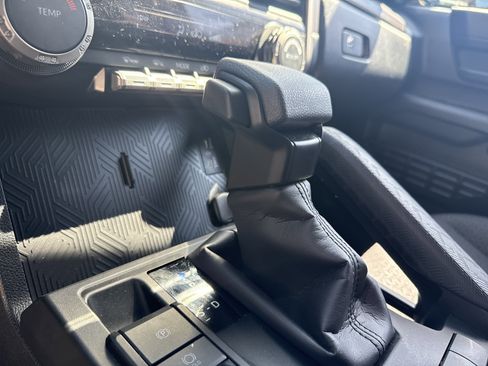 Used 2025 Toyota 4Runner SR5 image 25