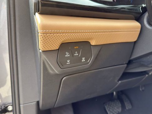 New 2026 Volkswagen Atlas Cross Sport SE FWD image 16