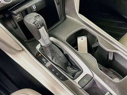 Used 2018 Honda Accord LX image 16