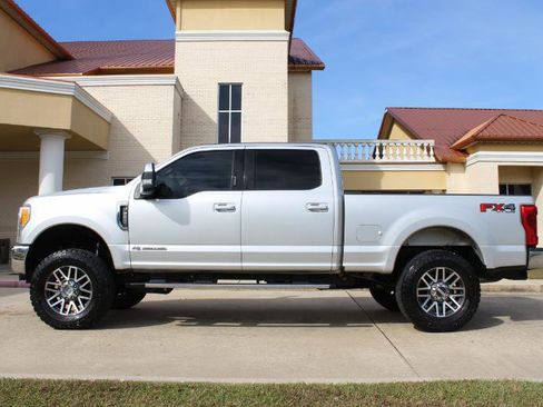 Used 2017 Ford F250 Lariat w/ Lariat Value Package image 11
