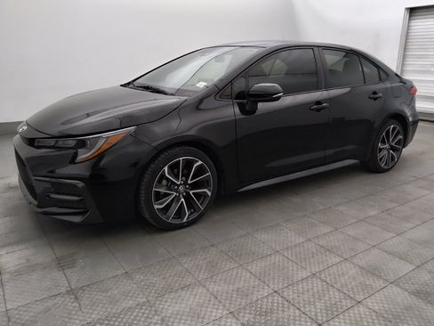 Used 2020 Toyota Corolla SE FWD image 2