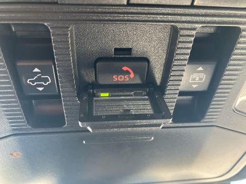 Used 2022 Toyota RAV4 XSE w/ Premium Package AWD/4WD image 23